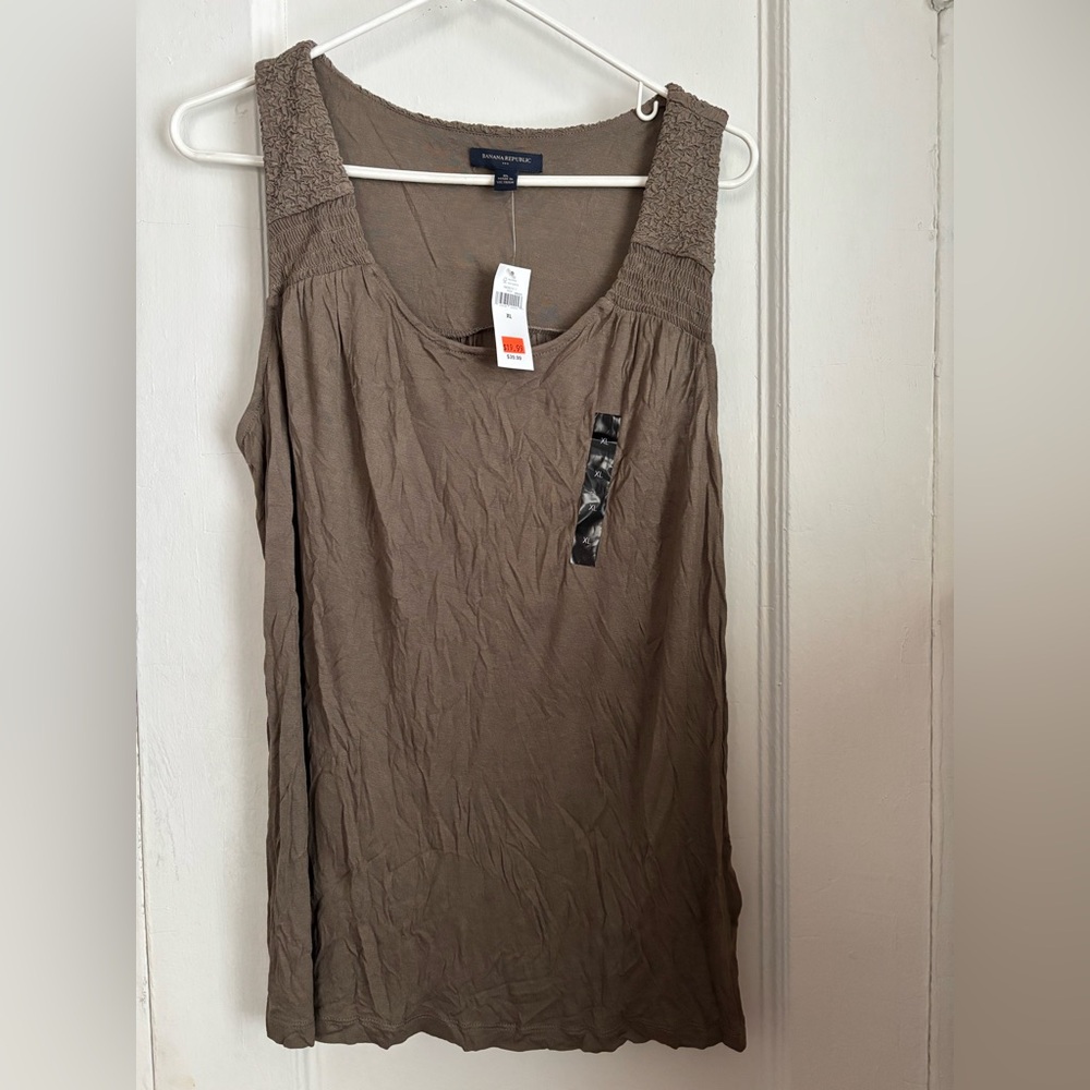 Banana Republic Smocked Brown Sleeveless Tank Rayon 100%